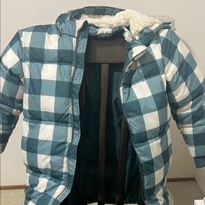 Kids size 6-7 Hanna Anderson  Checkered Puffer Jacket - GREEN AND  White